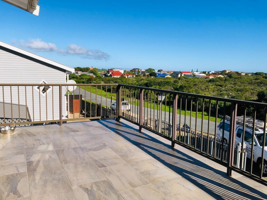 5 Bedroom Property for Sale in Franskraal Western Cape
